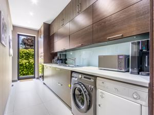 Photo 30- click for photo gallery